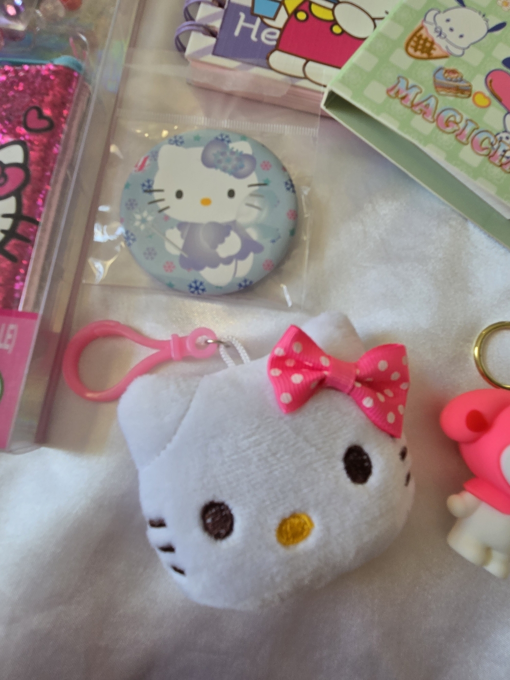 Hello Kitty Pink Multicolor Accessories Set With Tote NWT - Picture 5 of 10